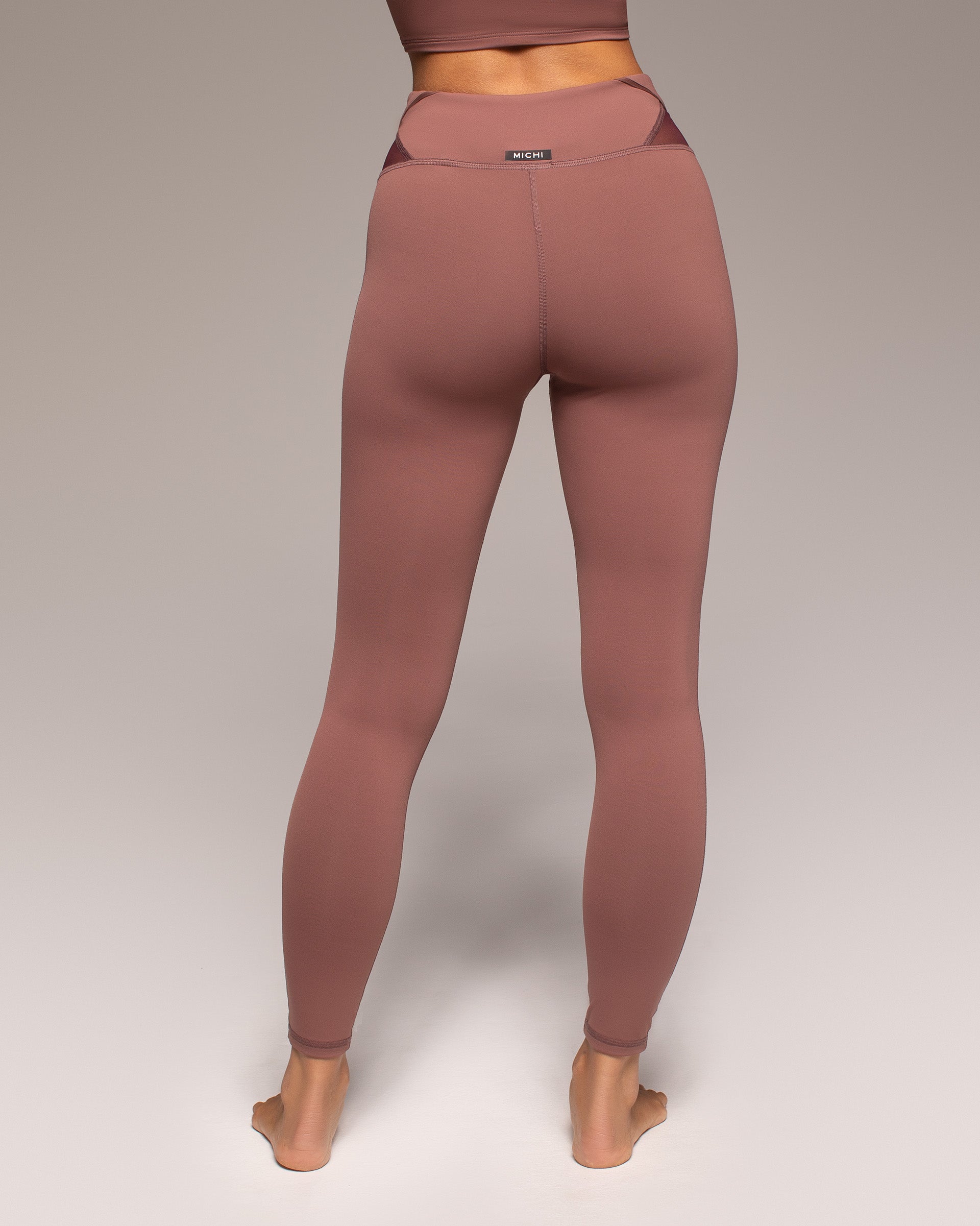 Shop the MIDNIGHT LEGGING | High-fashion Activewear Brand – MICHI
