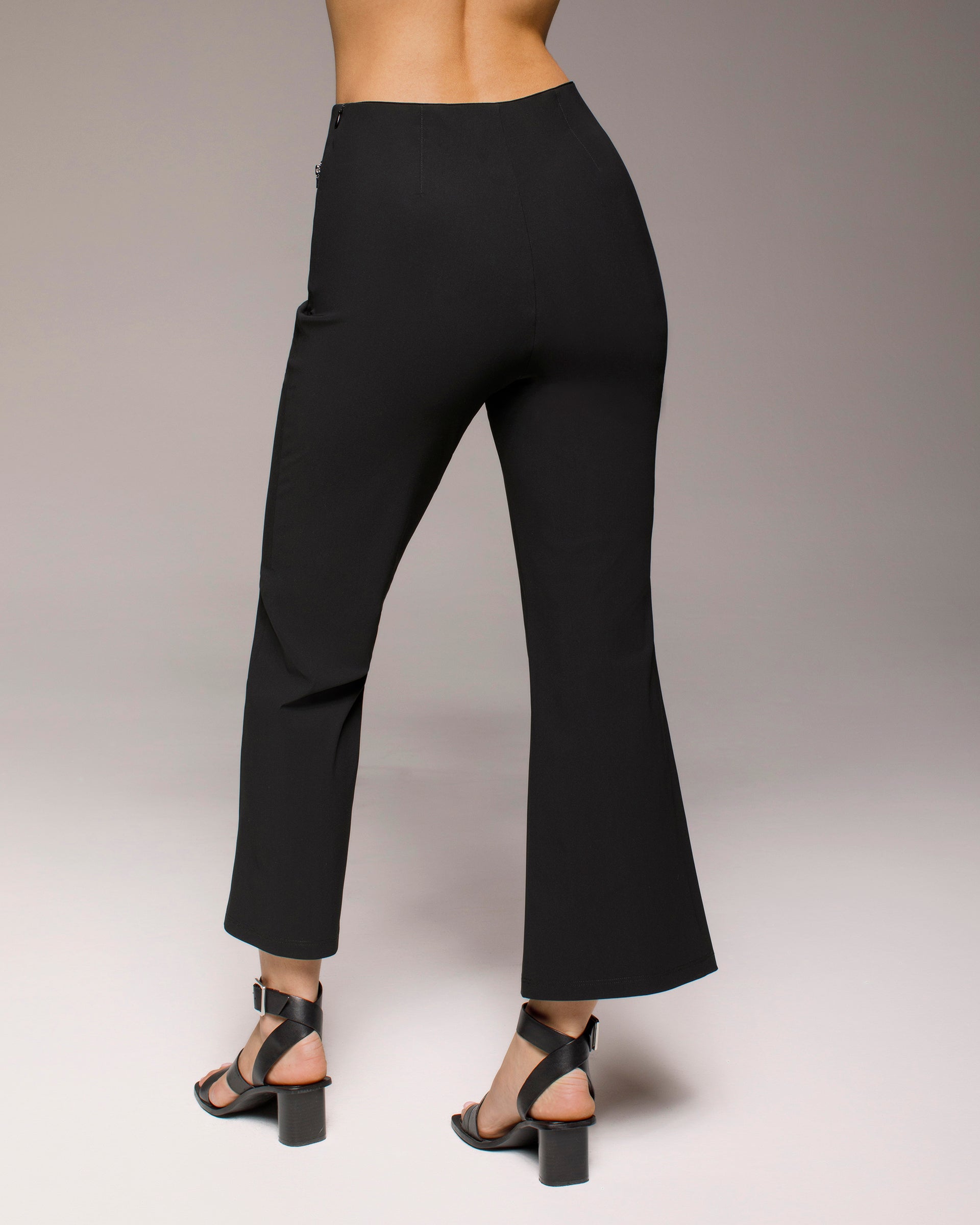 Shift Kick Flare Pant - Black